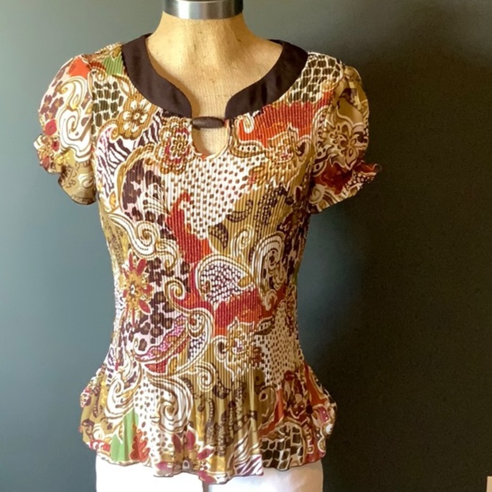 Short sleeve top ~ XL